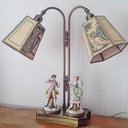Starožitná mosadzná lampa